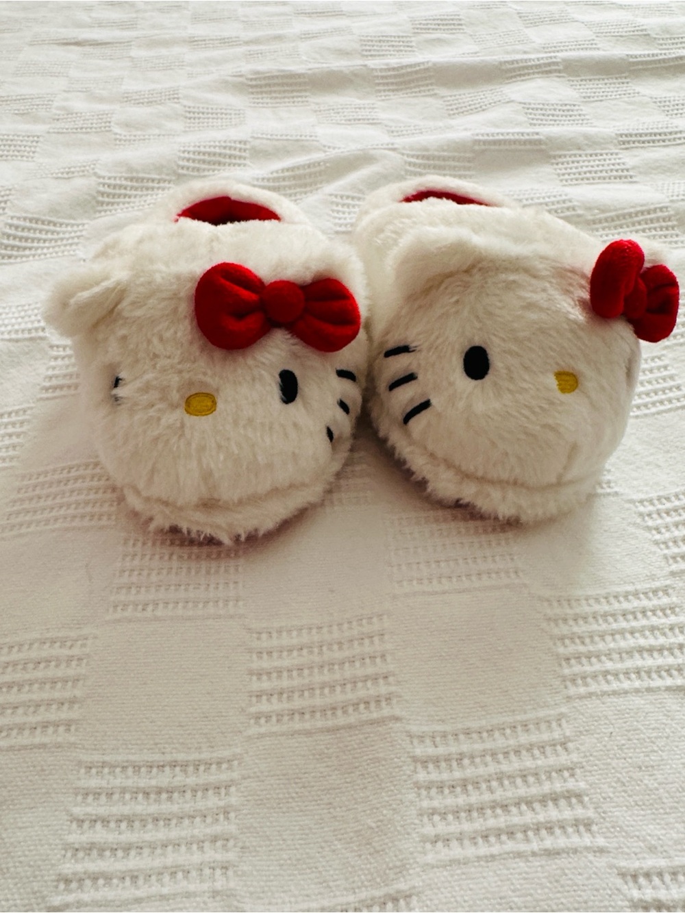 Hello Kitty White & Red Plush Kids Slippers